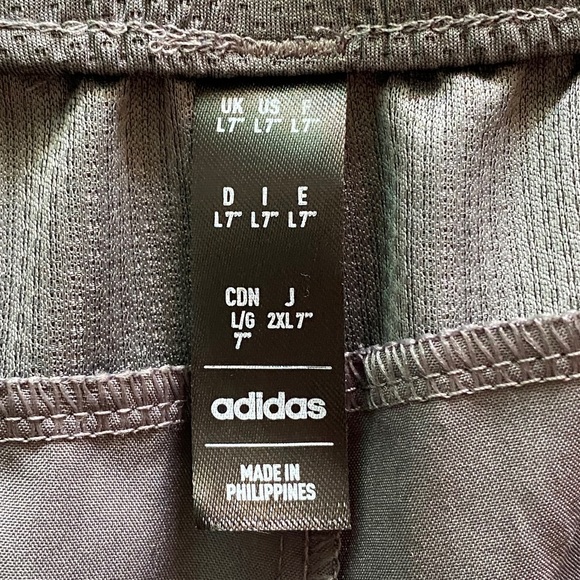 NWT Adidas 7 inch workout shorts - Picture 6 of 6